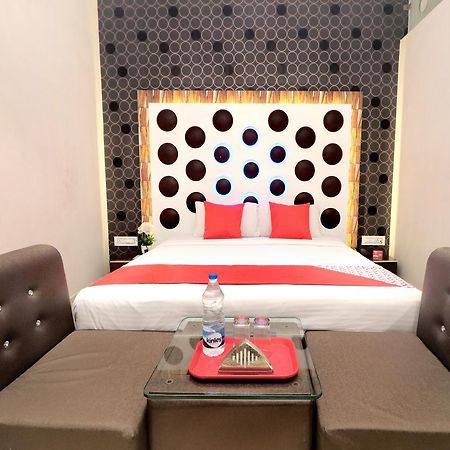 Oyo 14829 Hotel J Cruise Ludhiana Exterior photo