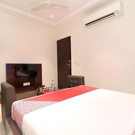 Oyo 14829 Hotel J Cruise Ludhiana Exterior photo