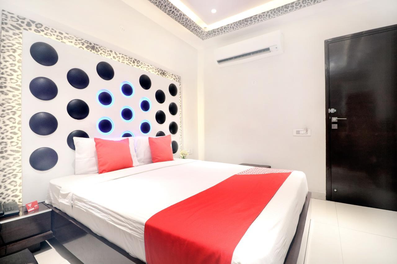 Oyo 14829 Hotel J Cruise Ludhiana Exterior photo