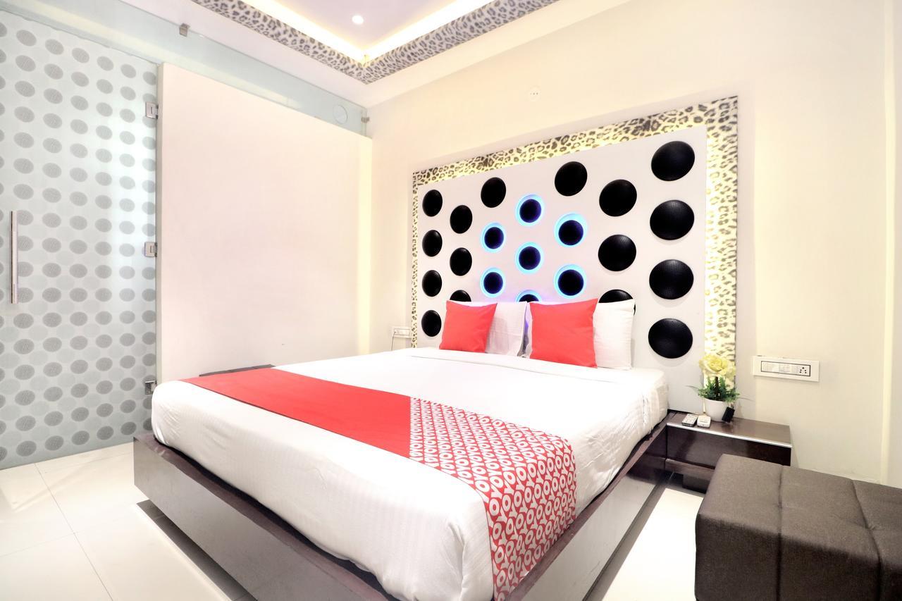 Oyo 14829 Hotel J Cruise Ludhiana Exterior photo