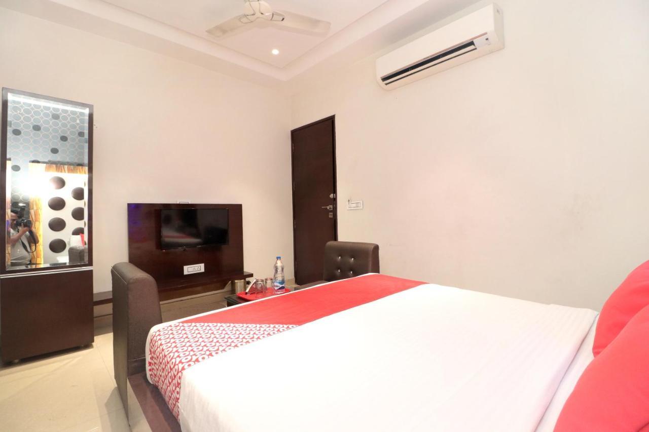 Oyo 14829 Hotel J Cruise Ludhiana Exterior photo